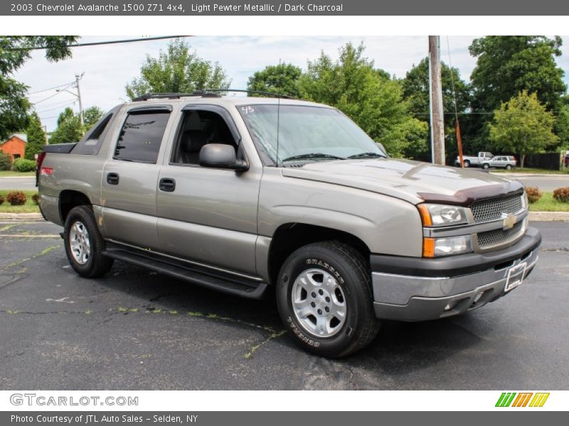 Light Pewter Metallic / Dark Charcoal 2003 Chevrolet Avalanche 1500 Z71 4x4