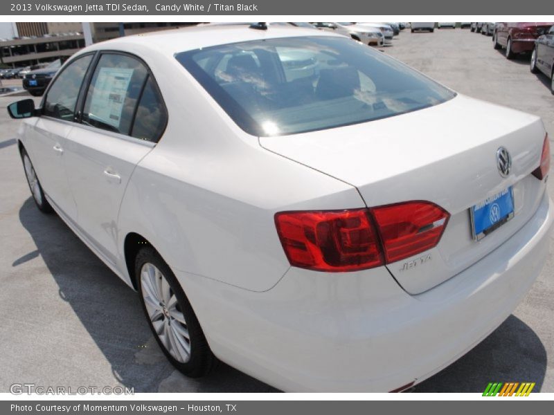 Candy White / Titan Black 2013 Volkswagen Jetta TDI Sedan