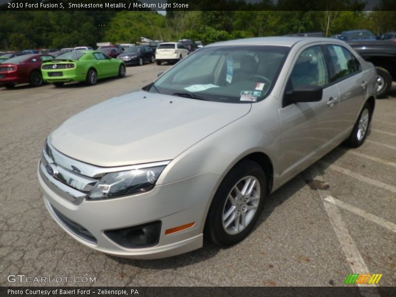 Front 3/4 View of 2010 Fusion S