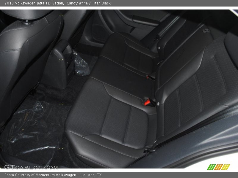 Candy White / Titan Black 2013 Volkswagen Jetta TDI Sedan