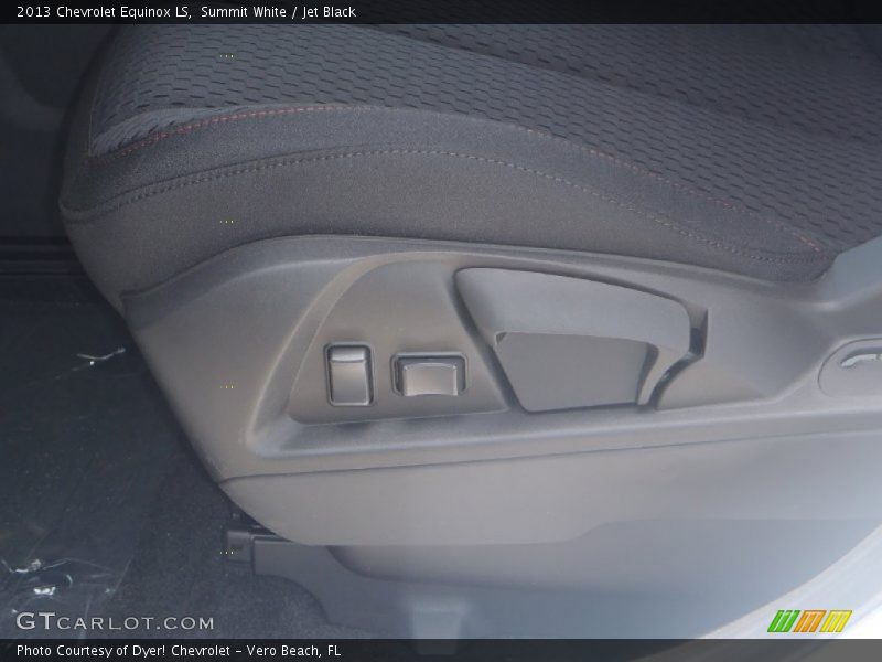 Summit White / Jet Black 2013 Chevrolet Equinox LS