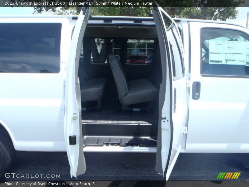 Summit White / Medium Pewter 2013 Chevrolet Express LT 3500 Passenger Van
