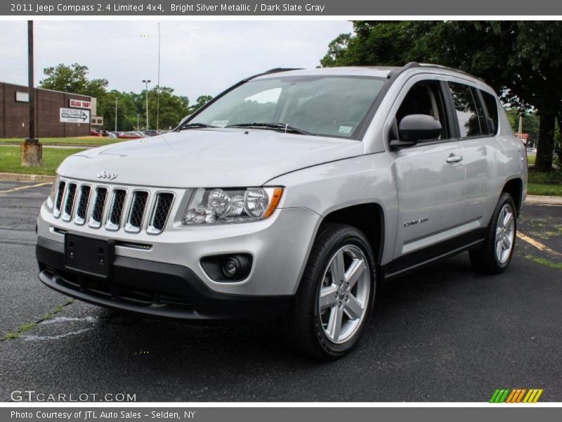 Front 3/4 View of 2011 Compass 2.4 Limited 4x4