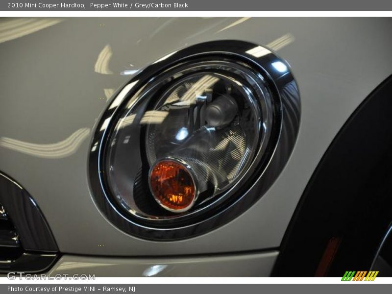Pepper White / Grey/Carbon Black 2010 Mini Cooper Hardtop