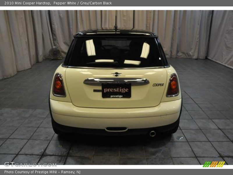 Pepper White / Grey/Carbon Black 2010 Mini Cooper Hardtop