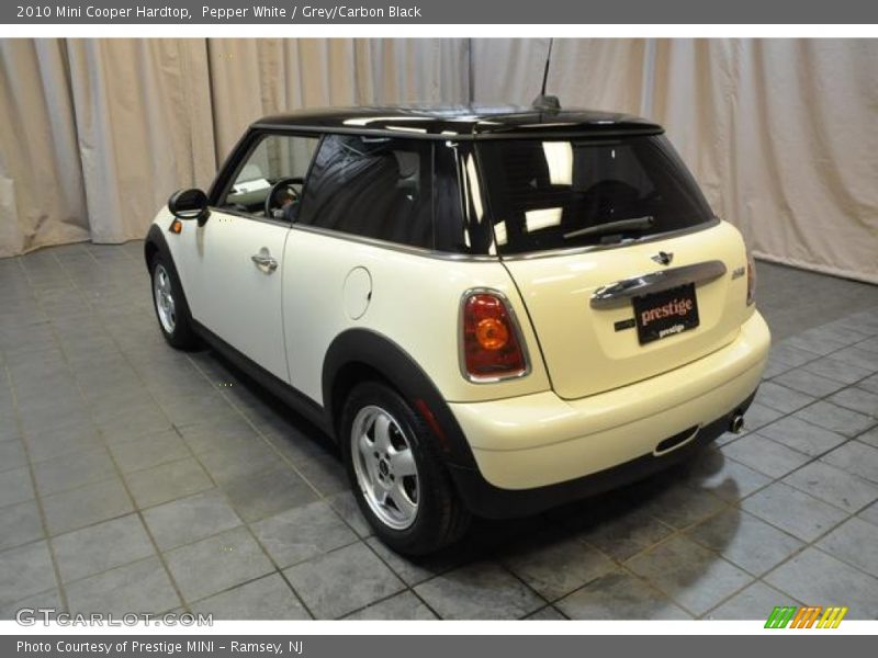 Pepper White / Grey/Carbon Black 2010 Mini Cooper Hardtop
