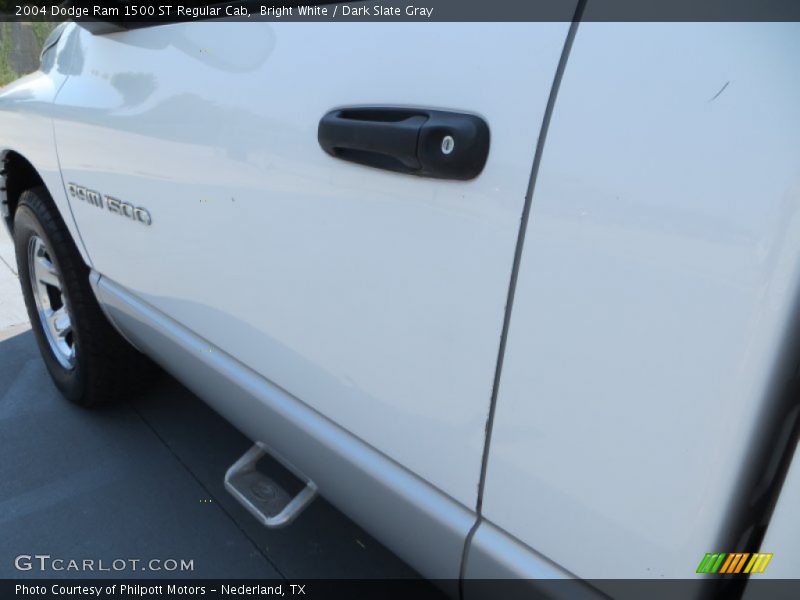 Bright White / Dark Slate Gray 2004 Dodge Ram 1500 ST Regular Cab