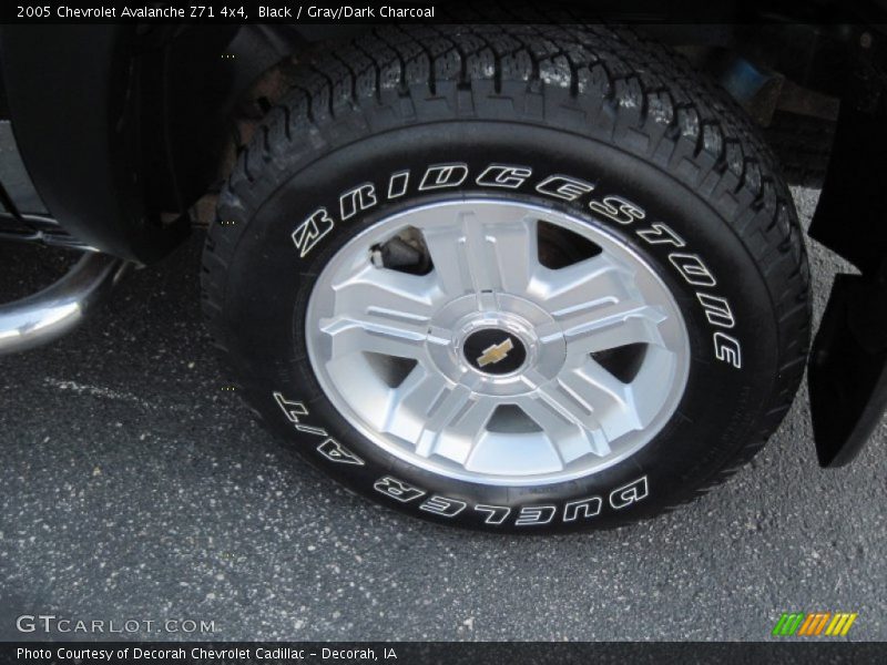 Black / Gray/Dark Charcoal 2005 Chevrolet Avalanche Z71 4x4
