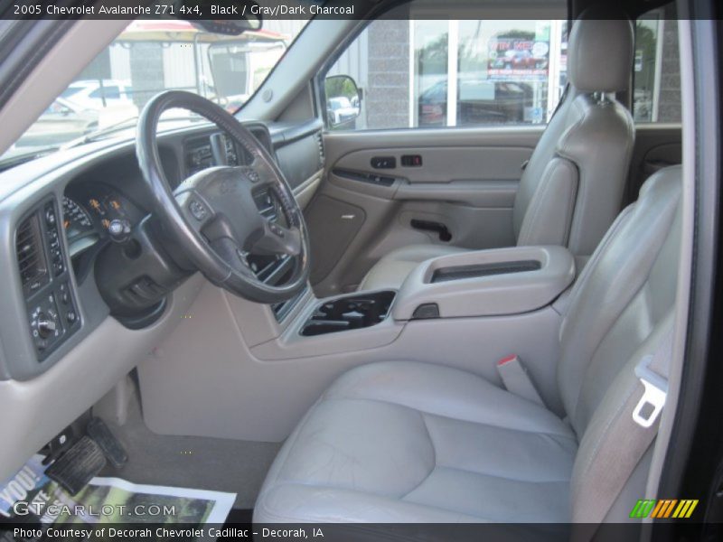 Black / Gray/Dark Charcoal 2005 Chevrolet Avalanche Z71 4x4