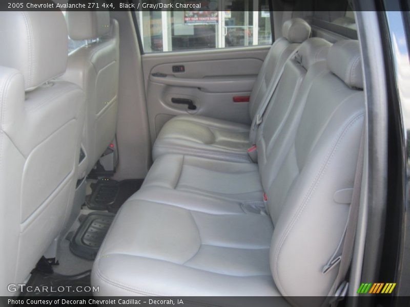 Black / Gray/Dark Charcoal 2005 Chevrolet Avalanche Z71 4x4
