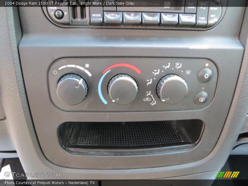 Bright White / Dark Slate Gray 2004 Dodge Ram 1500 ST Regular Cab