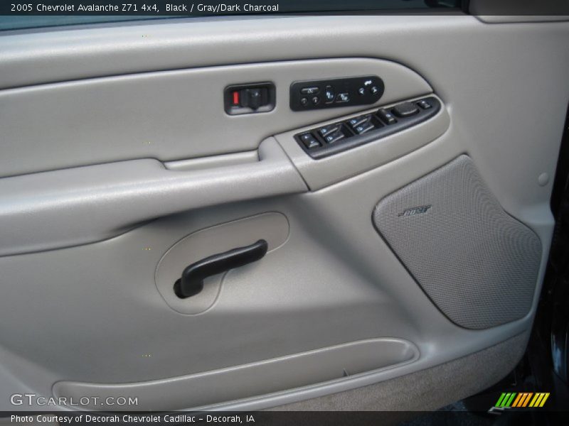 Black / Gray/Dark Charcoal 2005 Chevrolet Avalanche Z71 4x4
