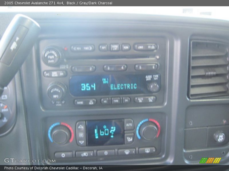 Black / Gray/Dark Charcoal 2005 Chevrolet Avalanche Z71 4x4