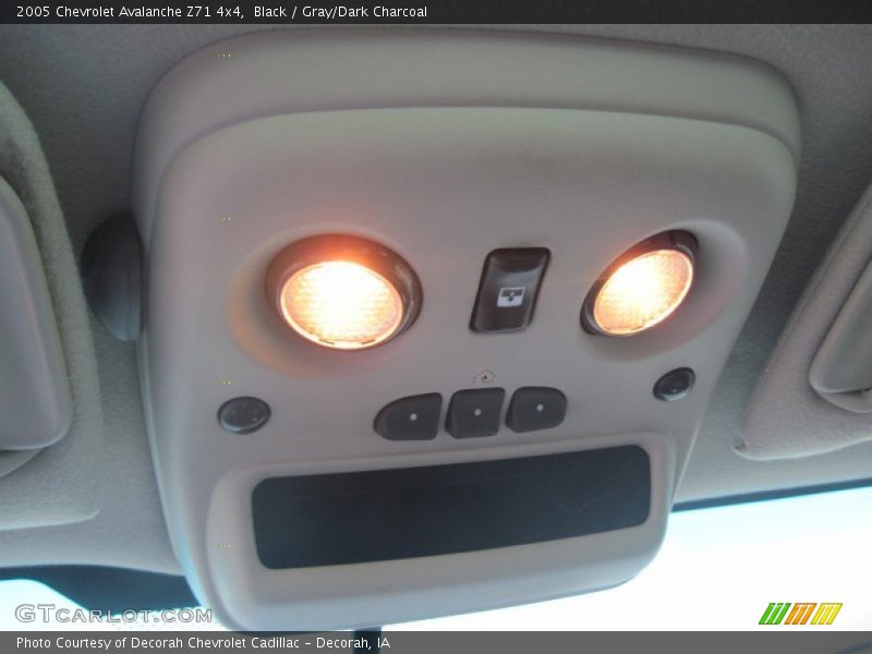 Black / Gray/Dark Charcoal 2005 Chevrolet Avalanche Z71 4x4