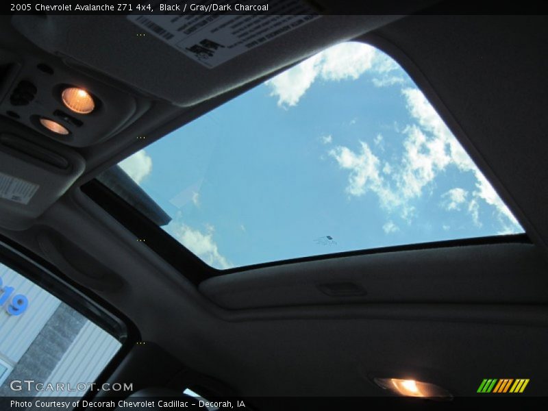 Black / Gray/Dark Charcoal 2005 Chevrolet Avalanche Z71 4x4