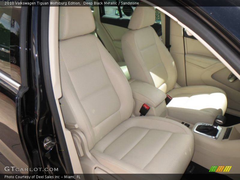 Deep Black Metallic / Sandstone 2010 Volkswagen Tiguan Wolfsburg Edition