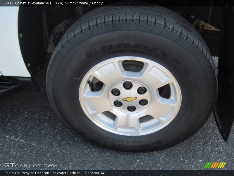 Summit White / Ebony 2011 Chevrolet Avalanche LT 4x4