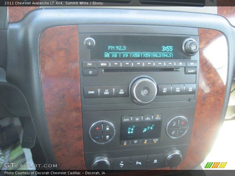 Summit White / Ebony 2011 Chevrolet Avalanche LT 4x4