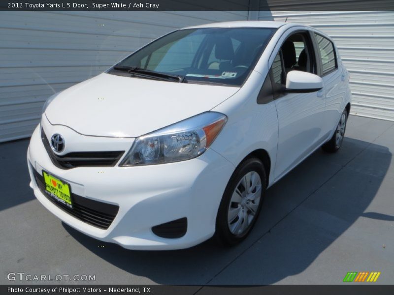 Super White / Ash Gray 2012 Toyota Yaris L 5 Door