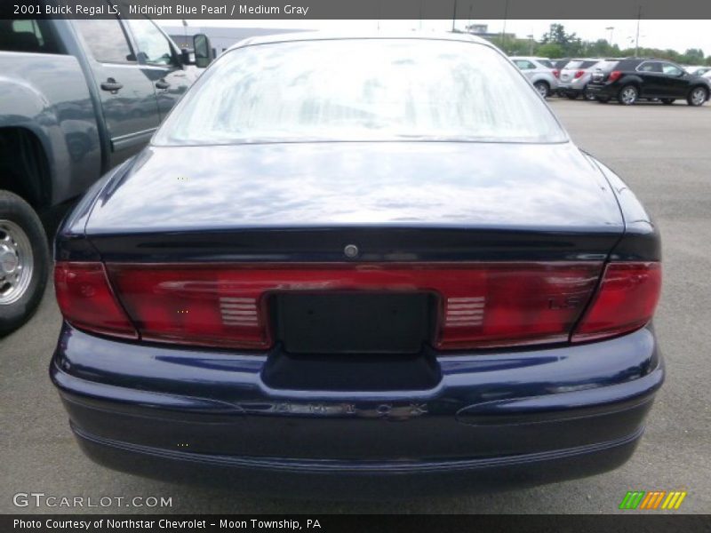 Midnight Blue Pearl / Medium Gray 2001 Buick Regal LS