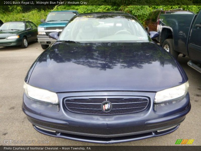Midnight Blue Pearl / Medium Gray 2001 Buick Regal LS