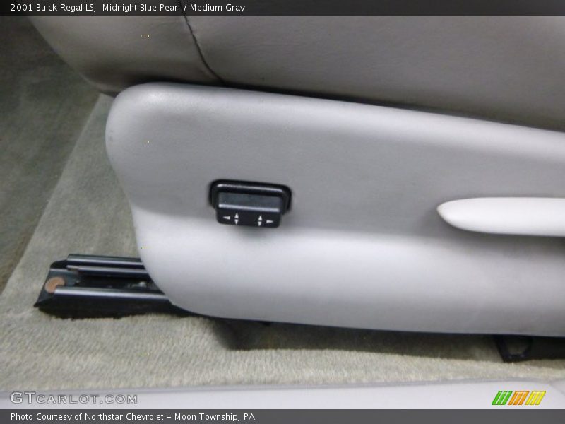 Midnight Blue Pearl / Medium Gray 2001 Buick Regal LS