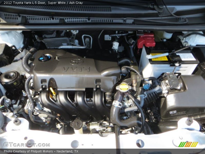 Super White / Ash Gray 2012 Toyota Yaris L 5 Door