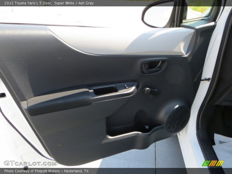 Super White / Ash Gray 2012 Toyota Yaris L 5 Door