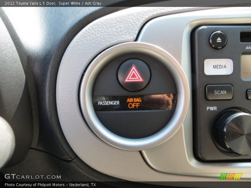 Super White / Ash Gray 2012 Toyota Yaris L 5 Door