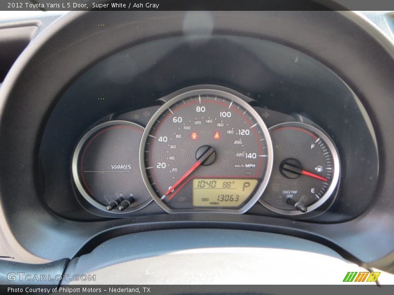Super White / Ash Gray 2012 Toyota Yaris L 5 Door