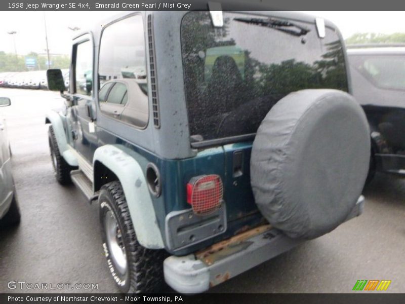 Emerald Green Pearl / Mist Grey 1998 Jeep Wrangler SE 4x4