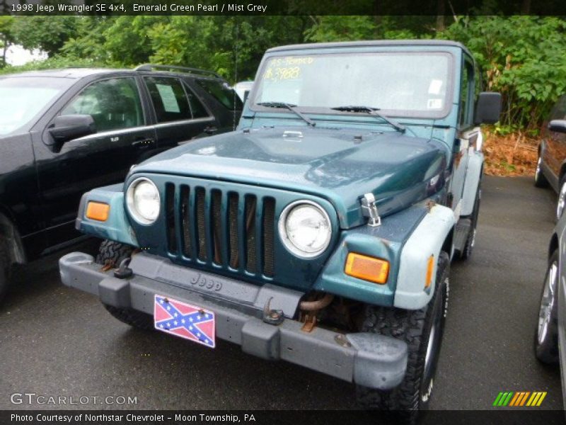 Emerald Green Pearl / Mist Grey 1998 Jeep Wrangler SE 4x4