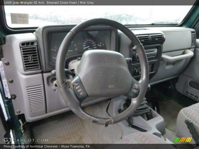 Emerald Green Pearl / Mist Grey 1998 Jeep Wrangler SE 4x4