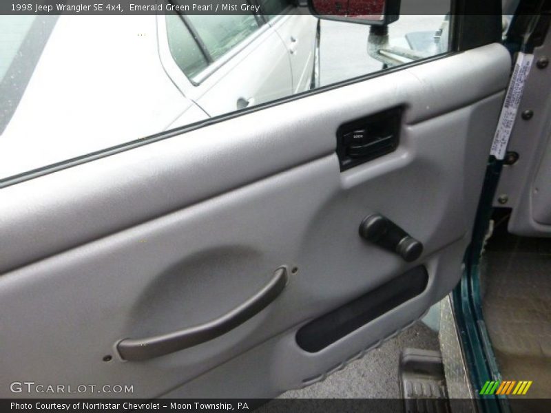 Emerald Green Pearl / Mist Grey 1998 Jeep Wrangler SE 4x4