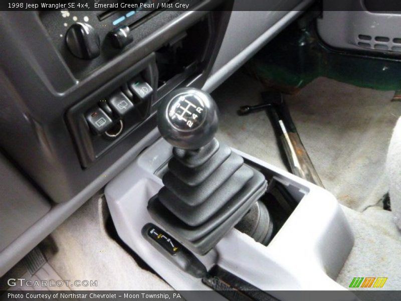 Emerald Green Pearl / Mist Grey 1998 Jeep Wrangler SE 4x4