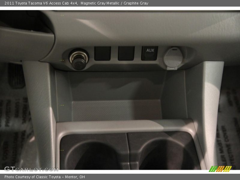 Magnetic Gray Metallic / Graphite Gray 2011 Toyota Tacoma V6 Access Cab 4x4