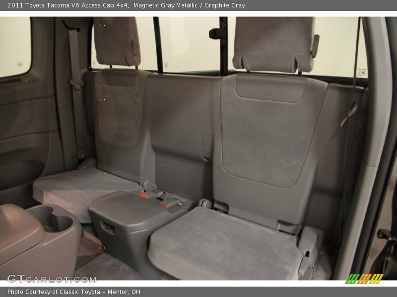 Magnetic Gray Metallic / Graphite Gray 2011 Toyota Tacoma V6 Access Cab 4x4