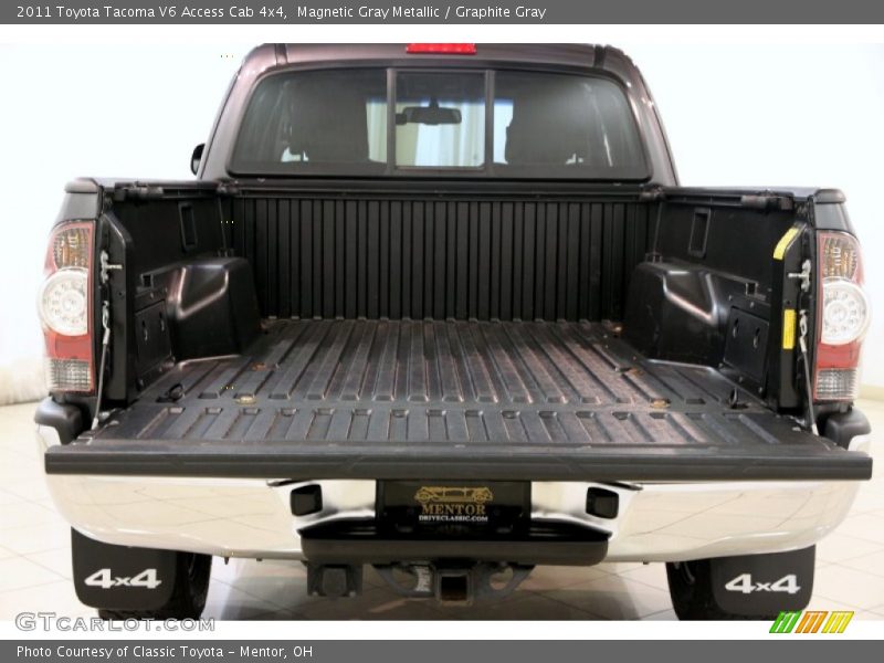 Magnetic Gray Metallic / Graphite Gray 2011 Toyota Tacoma V6 Access Cab 4x4
