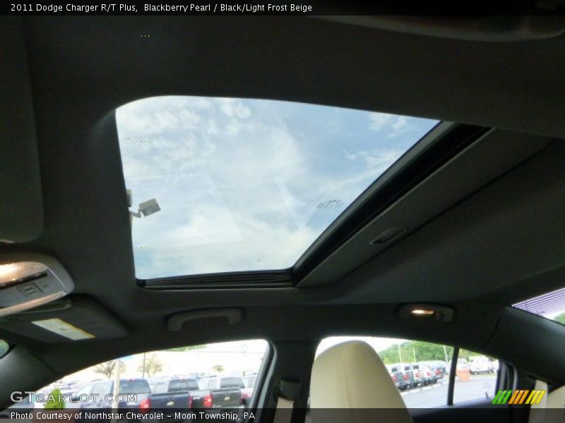 Blackberry Pearl / Black/Light Frost Beige 2011 Dodge Charger R/T Plus