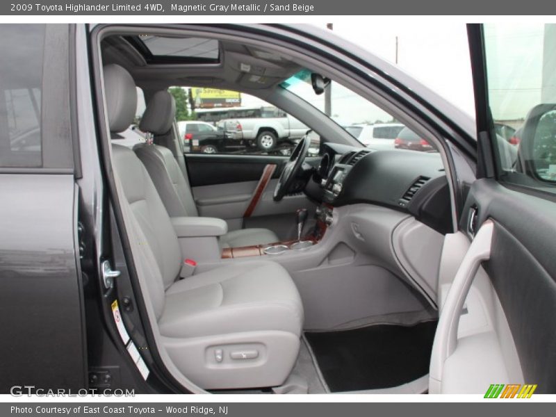 Magnetic Gray Metallic / Sand Beige 2009 Toyota Highlander Limited 4WD