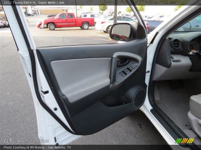 Super White / Ash 2012 Toyota RAV4 I4