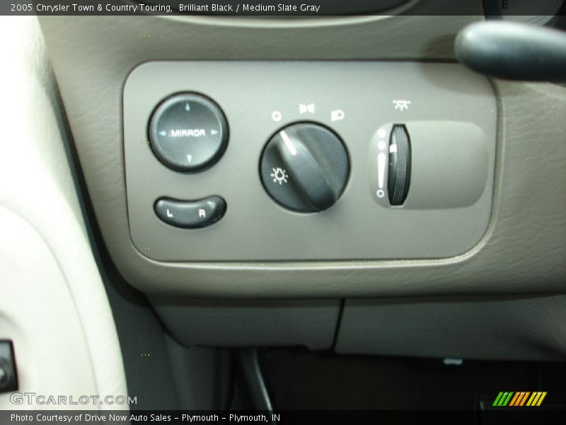 Brilliant Black / Medium Slate Gray 2005 Chrysler Town & Country Touring