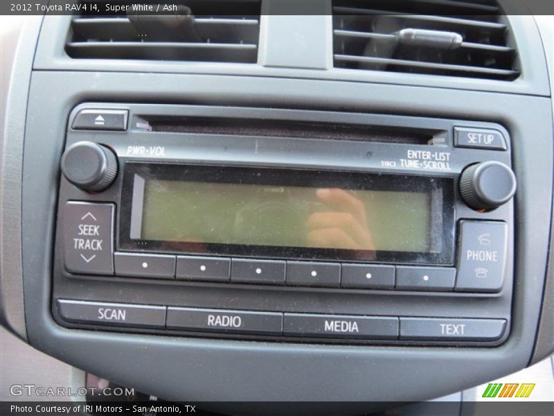 Super White / Ash 2012 Toyota RAV4 I4