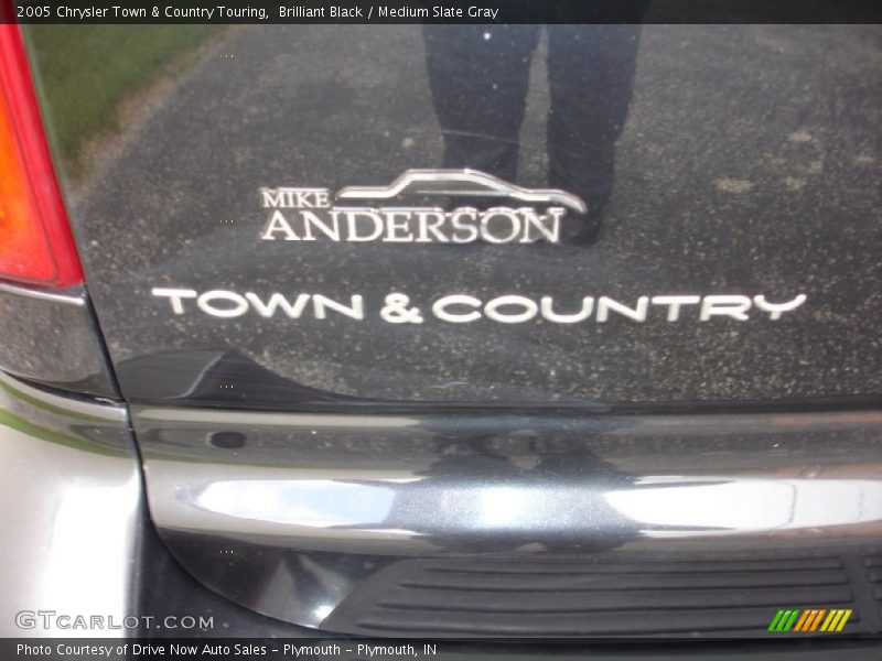 Brilliant Black / Medium Slate Gray 2005 Chrysler Town & Country Touring