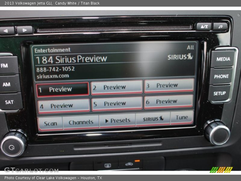 Candy White / Titan Black 2013 Volkswagen Jetta GLI