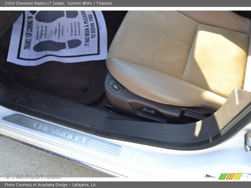 Summit White / Titanium 2009 Chevrolet Malibu LT Sedan