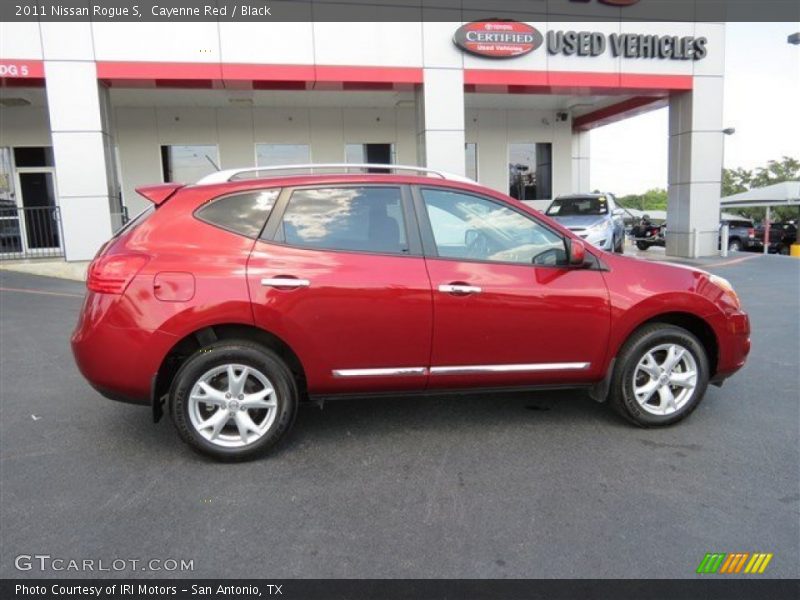 Cayenne Red / Black 2011 Nissan Rogue S