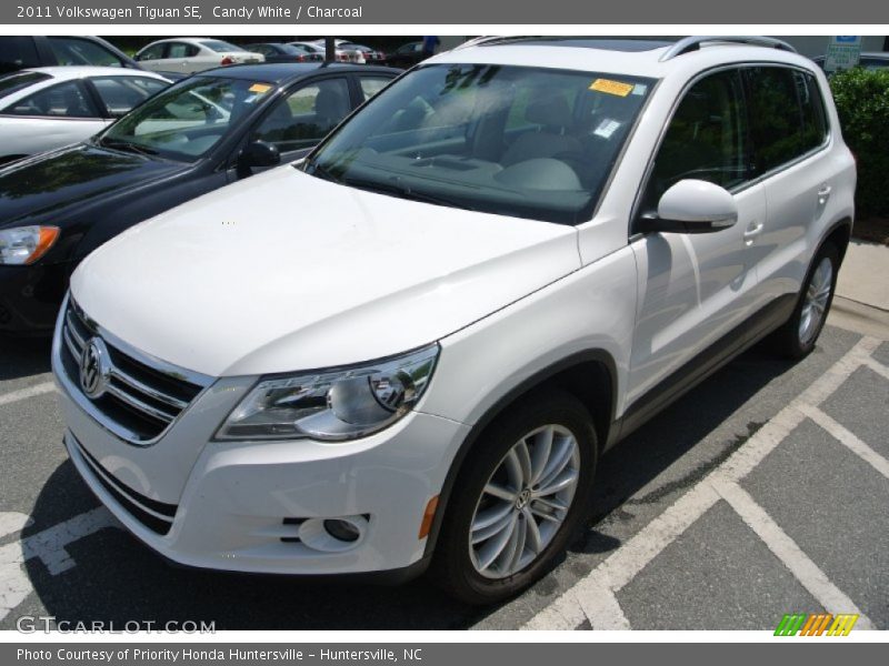 Candy White / Charcoal 2011 Volkswagen Tiguan SE