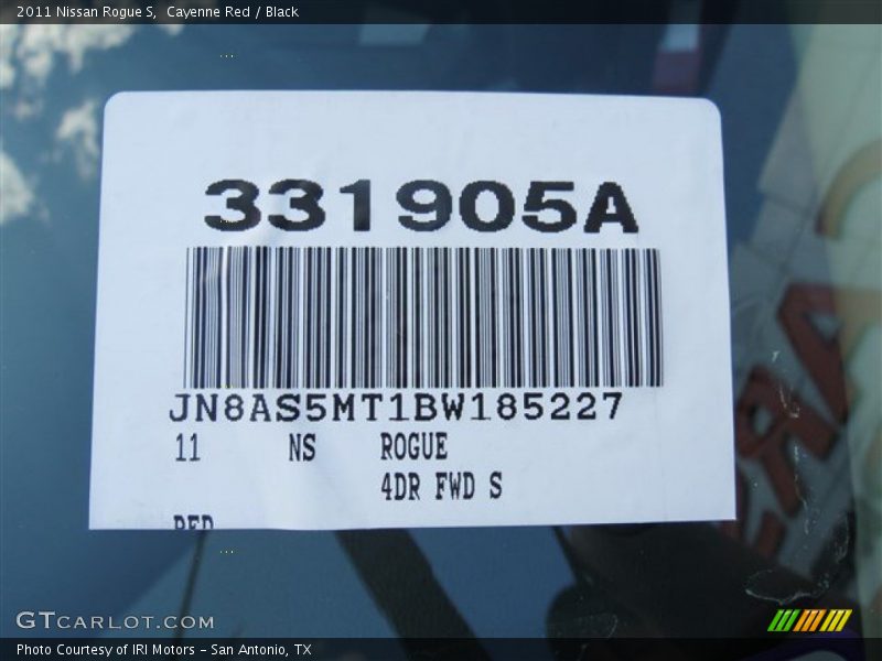 Cayenne Red / Black 2011 Nissan Rogue S