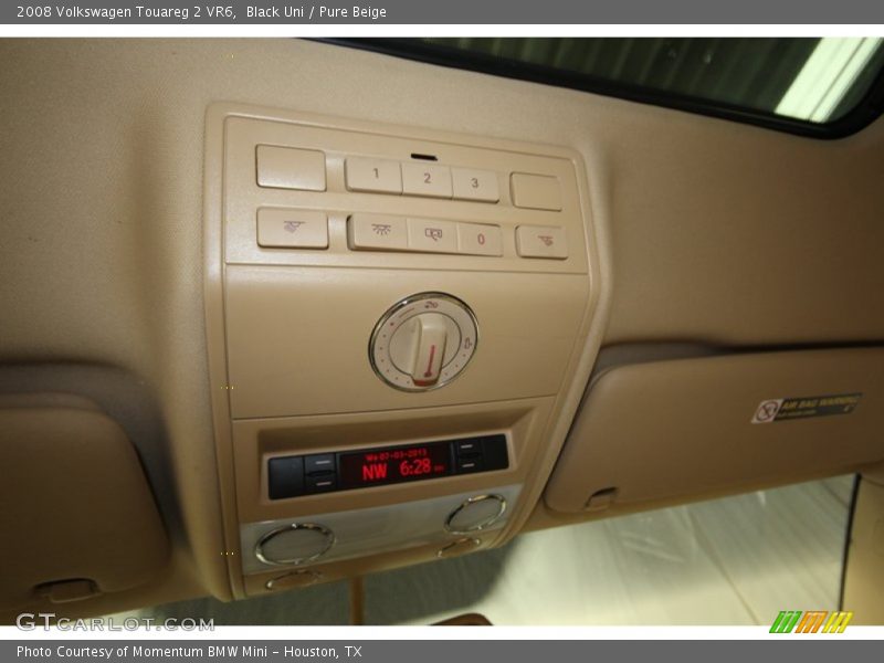 Black Uni / Pure Beige 2008 Volkswagen Touareg 2 VR6